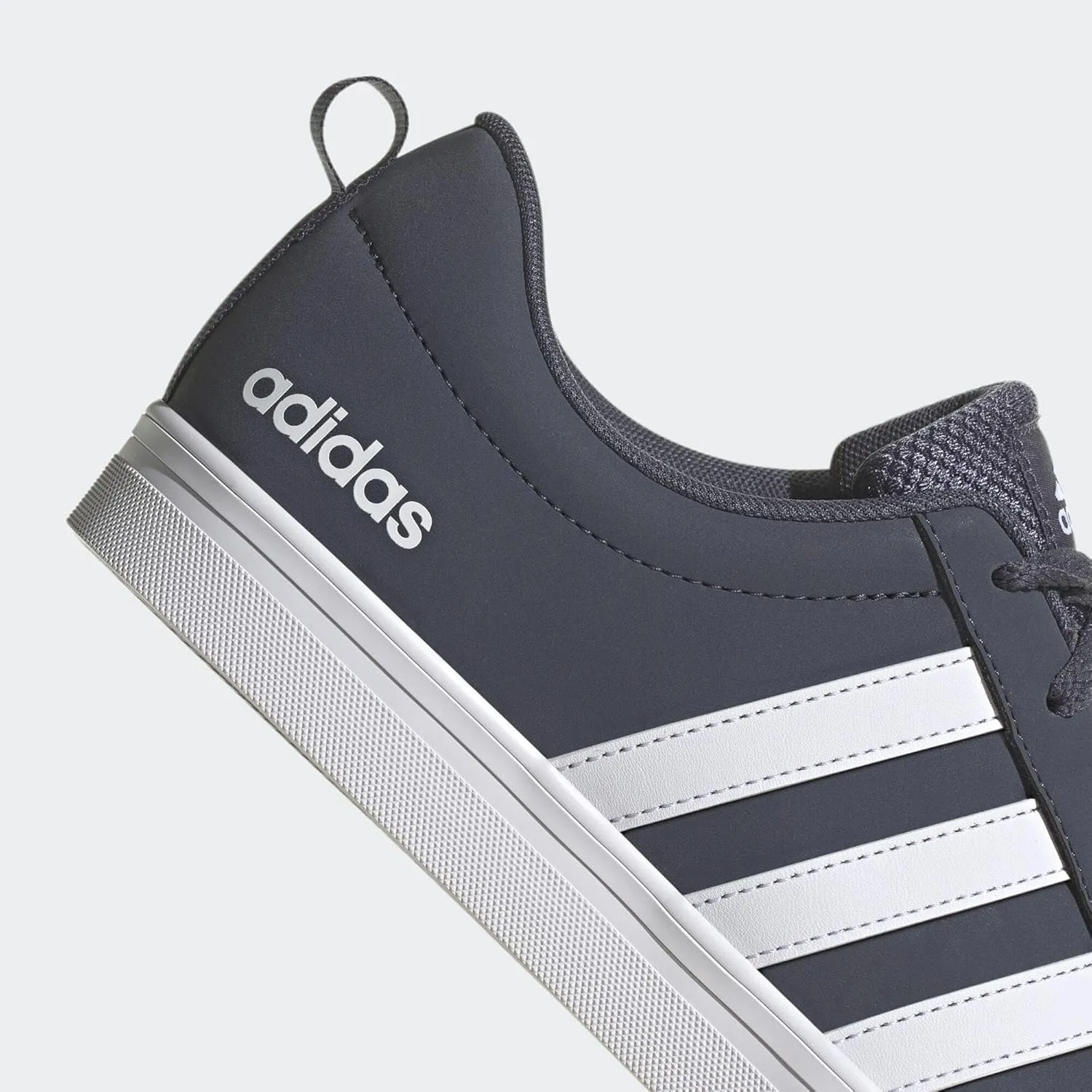 adidas Men's Sneaker