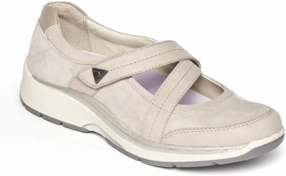 Aravon Women's Pyper Cross Strap Sneaker