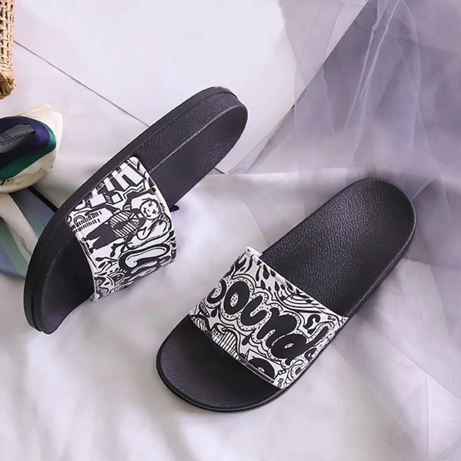 Comfortable Fashion Beach Cute Ladies Slides Summer Sandals And Slippers For Women To Wear Summer Indoor Bathing