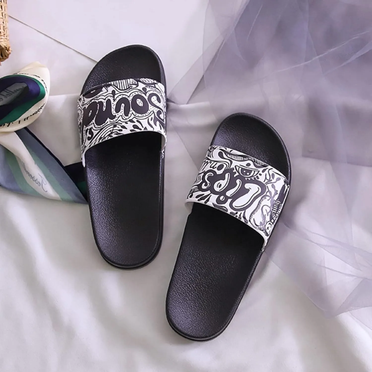 Comfortable Fashion Beach Cute Ladies Slides Summer Sandals And Slippers For Women To Wear Summer Indoor Bathing