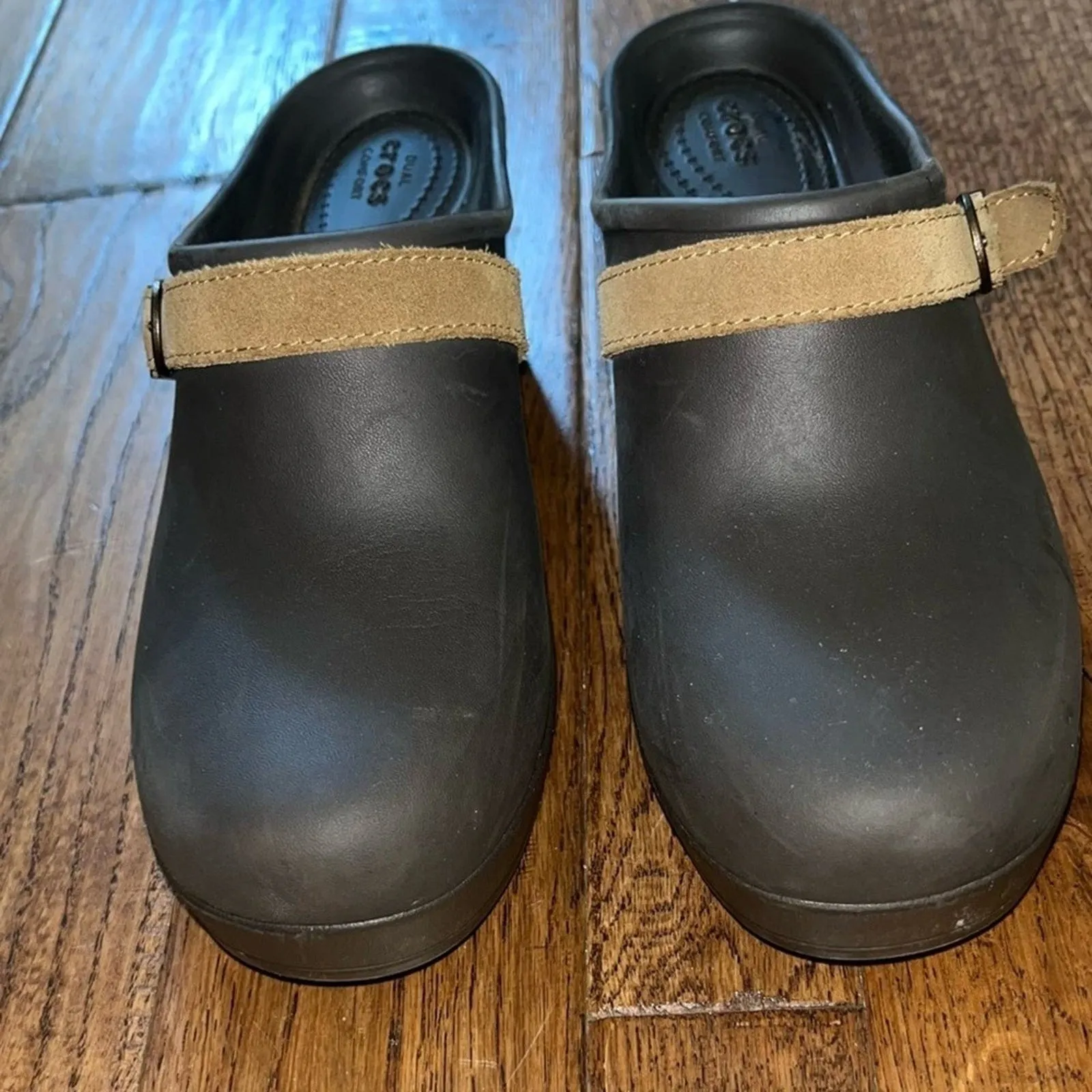 Crocs Womens Brown Shoes Size 8 Tan Mule Clog Heel Rubber Washable Closed Toe