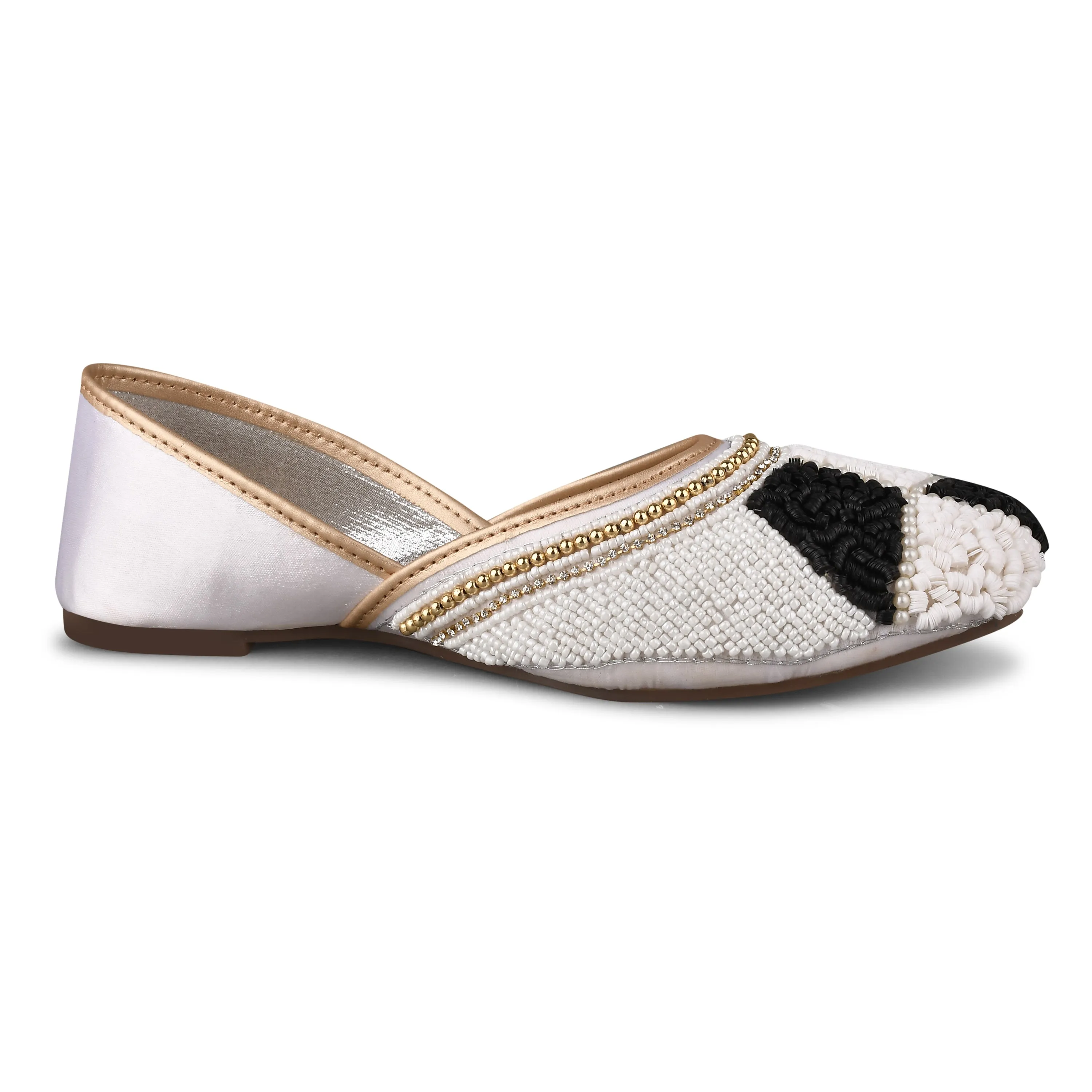Ethnic Embellished Sqaure Toe Mojaris Jutti