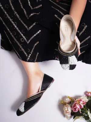 Ethnic Embellished Sqaure Toe Mojaris Jutti