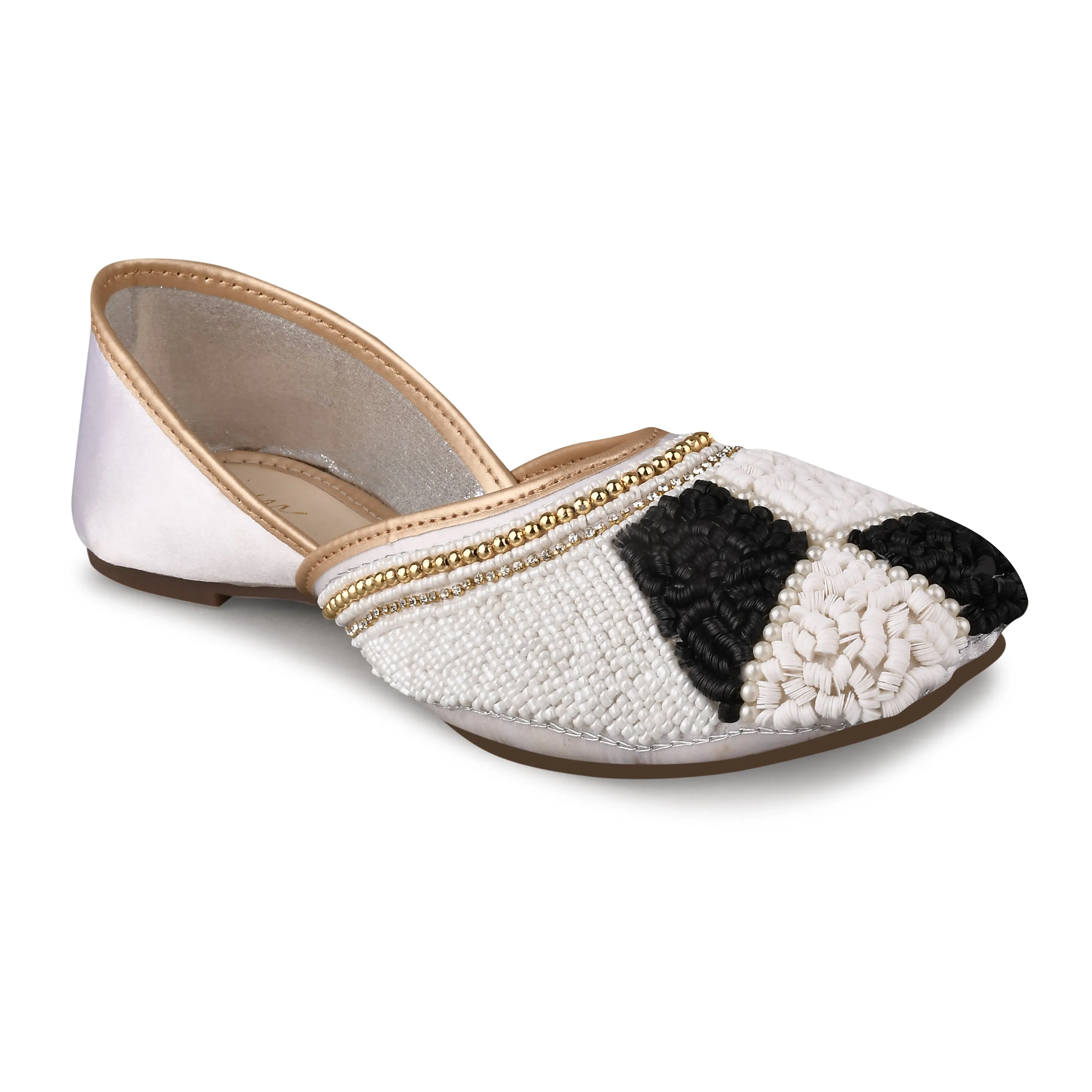 Ethnic Embellished Sqaure Toe Mojaris Jutti