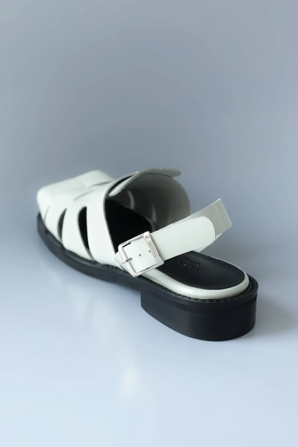 Fast dispatch Outstanding value IVORY CUBE - SANDAL