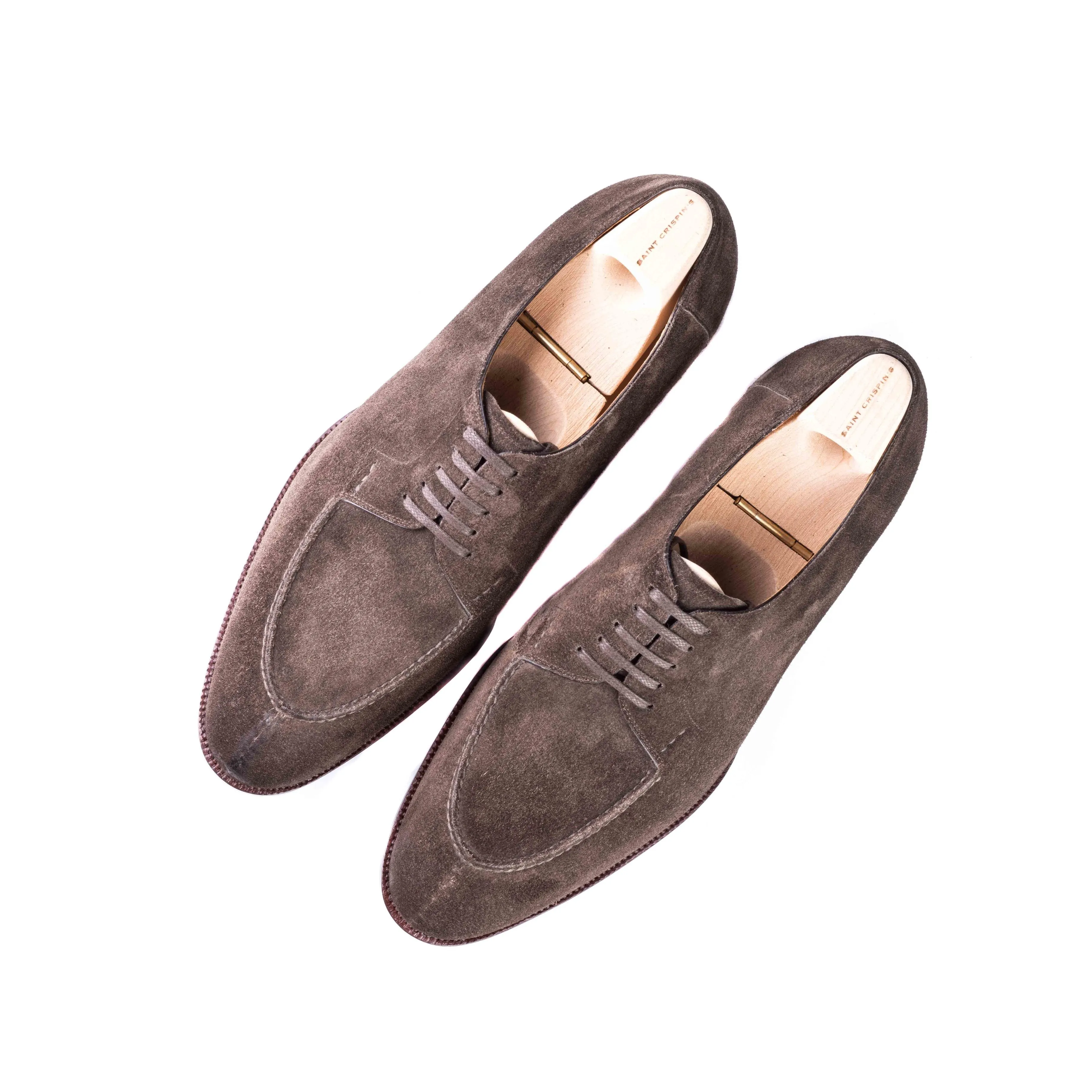 Five eyelet split toe Derby in dark brown Milkchocolate suede leather