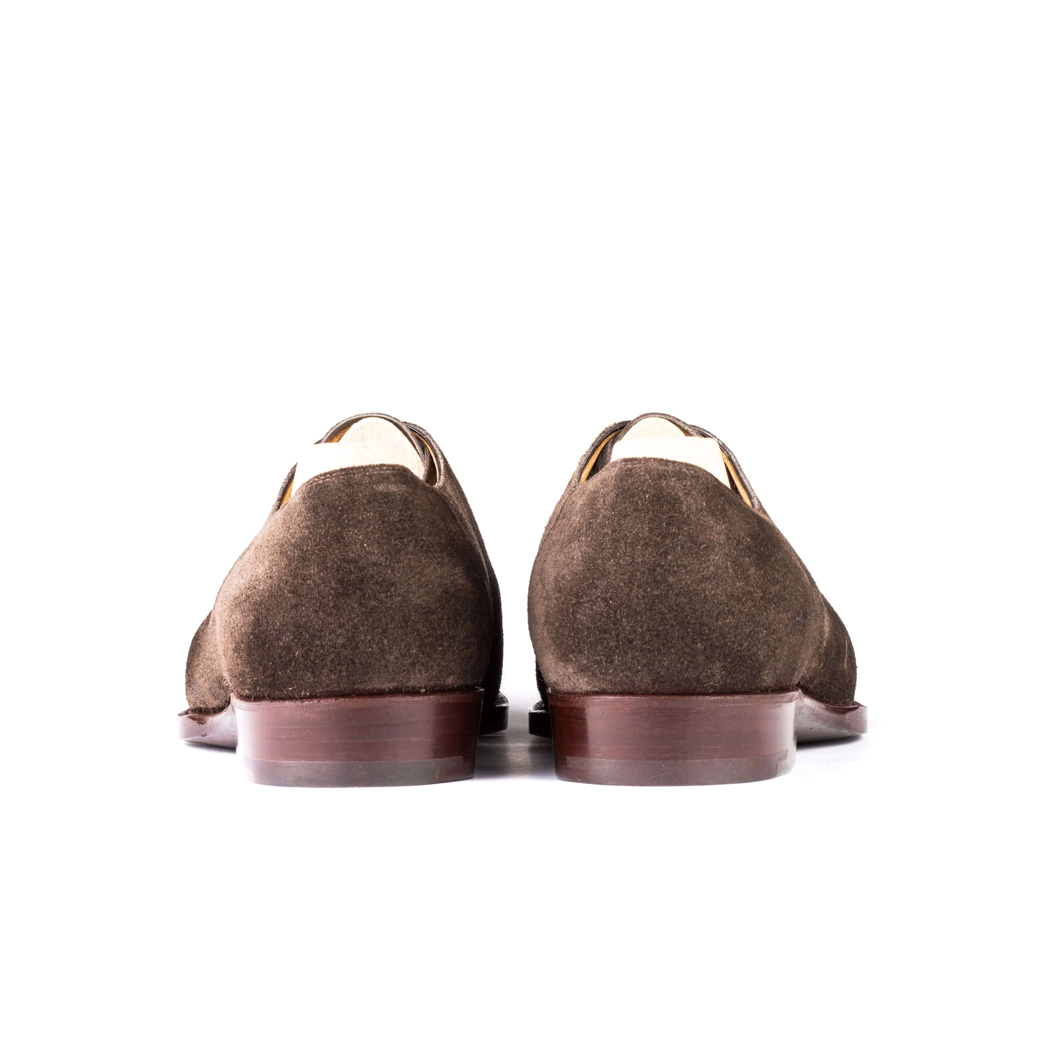 Five eyelet split toe Derby in dark brown Milkchocolate suede leather