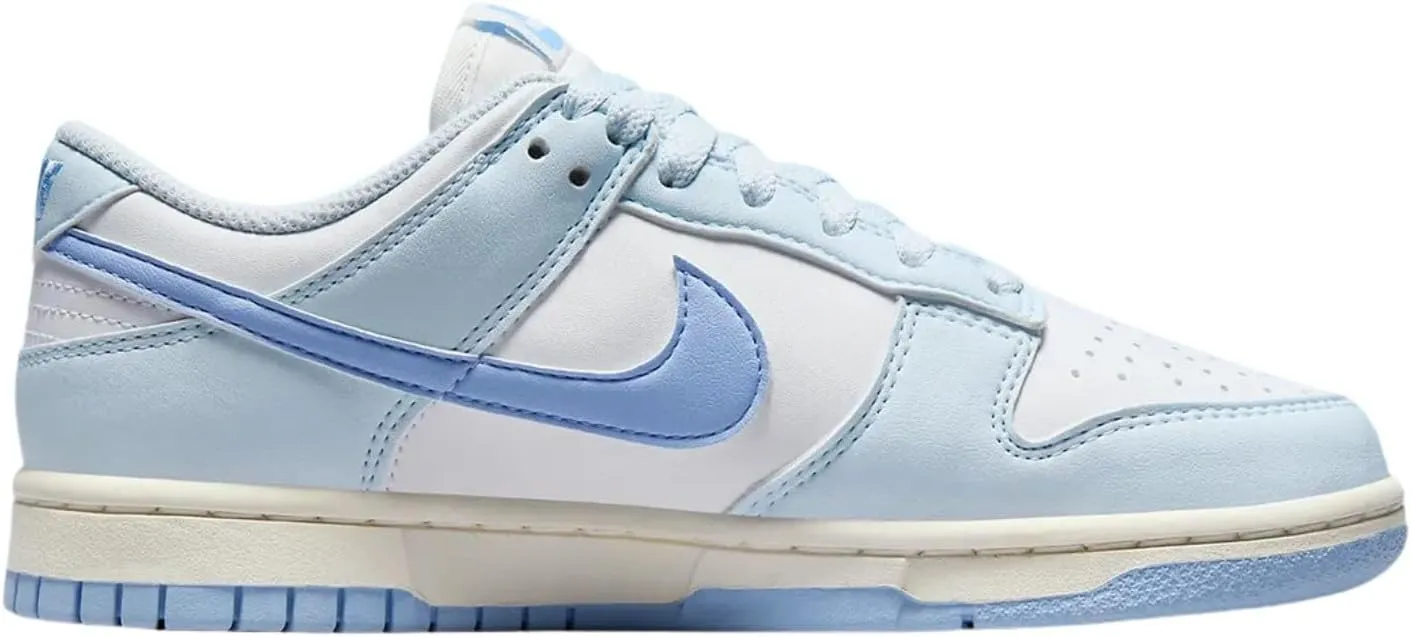 Nike Women's W Dunk Low Next Nature Sneaker