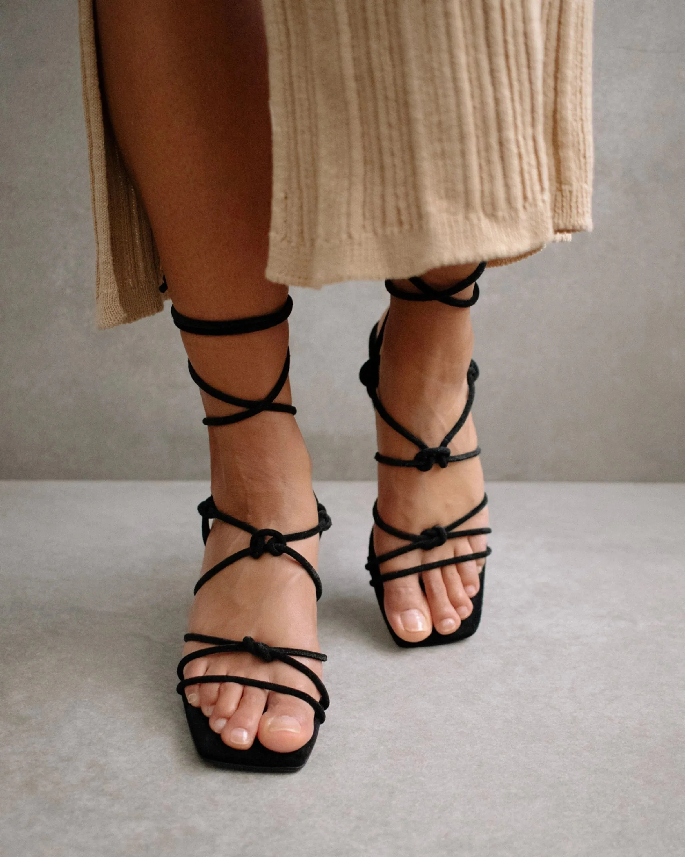 suede sandals - paloma - black