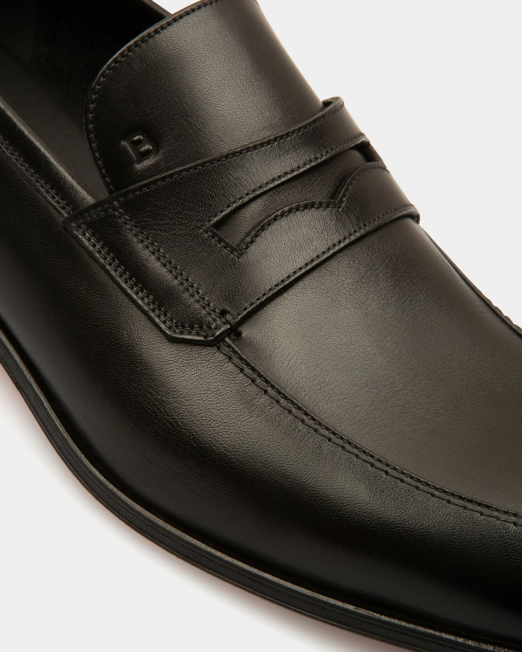 Webb Leather Loafers In Black