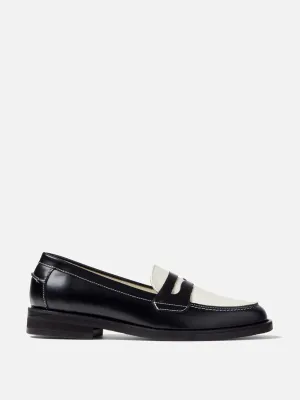 Wilde black and white loafers