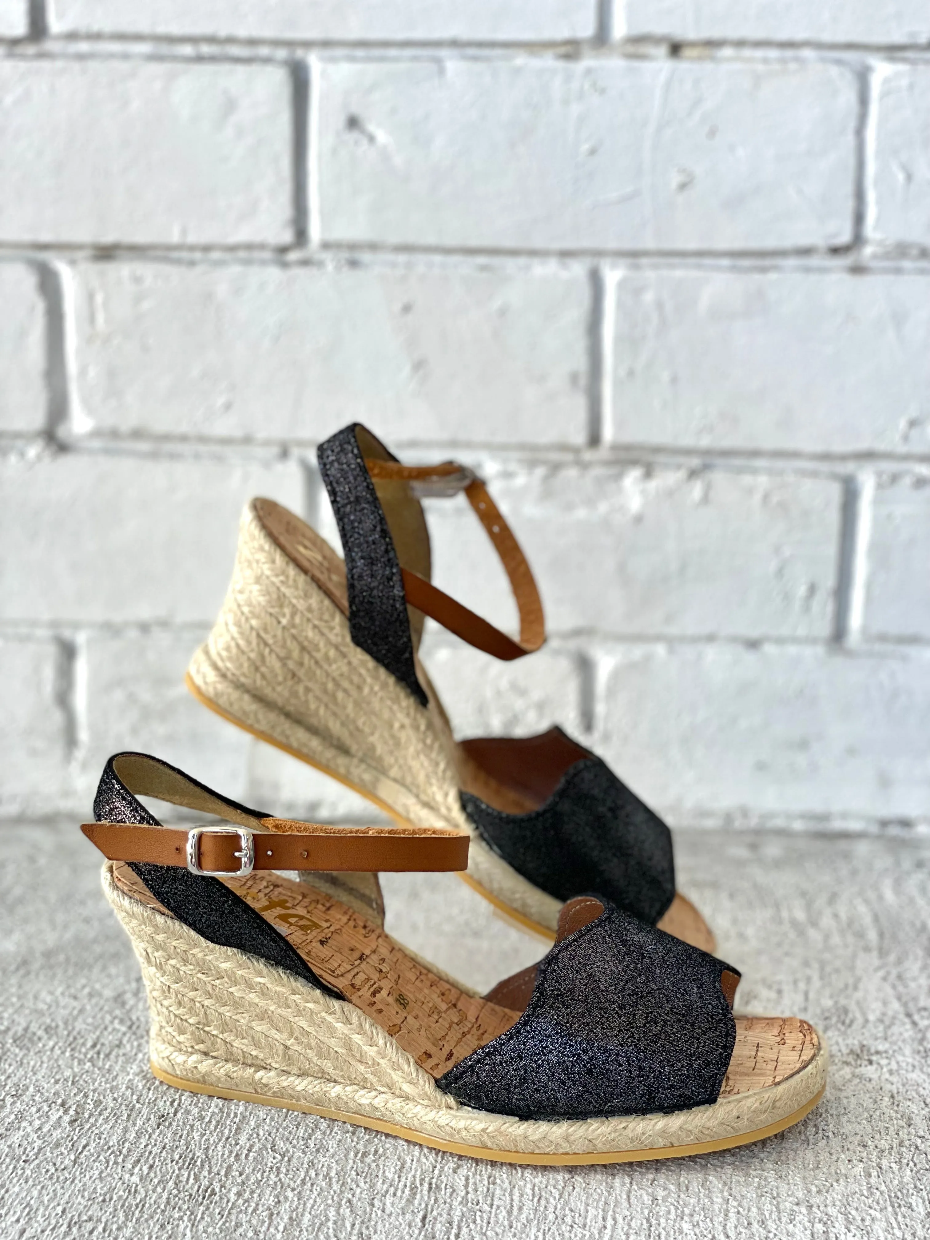 Zeta Swing Black/Silver Wedge