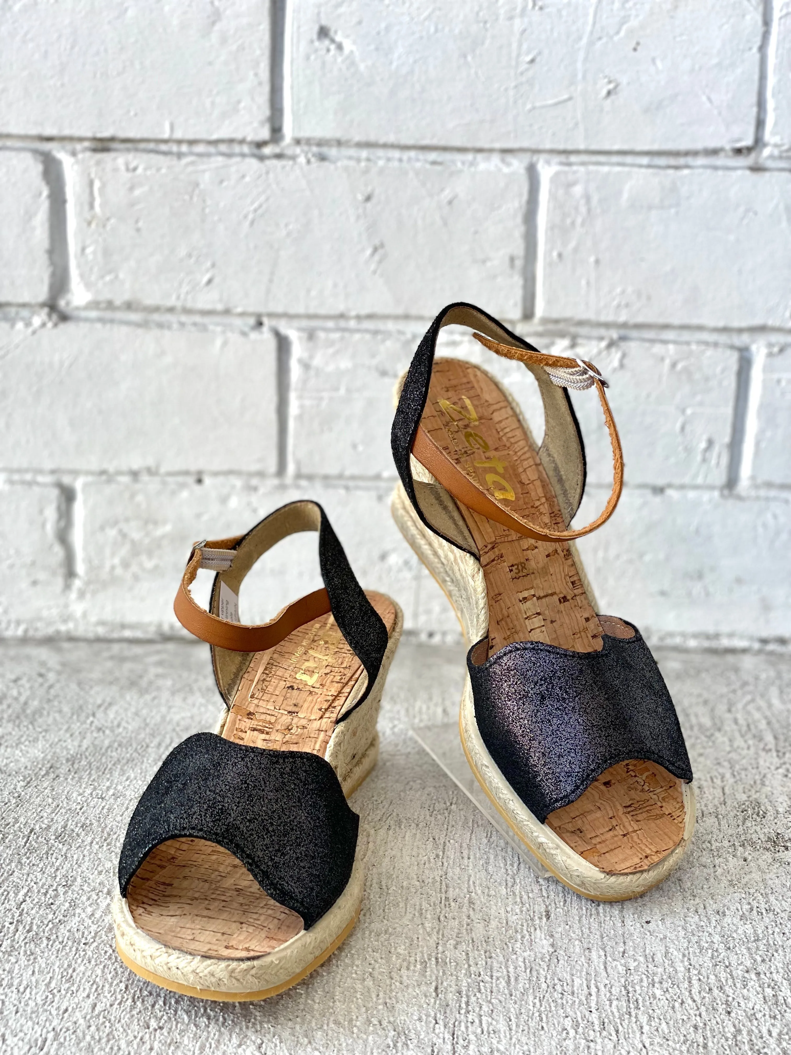 Zeta Swing Black/Silver Wedge